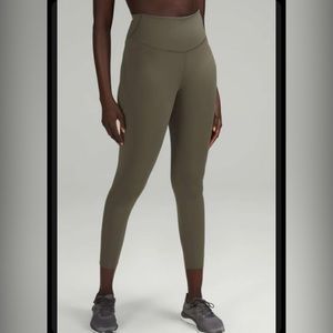 lululemon Base Pace HR Tight 25” size 4 in Army Green